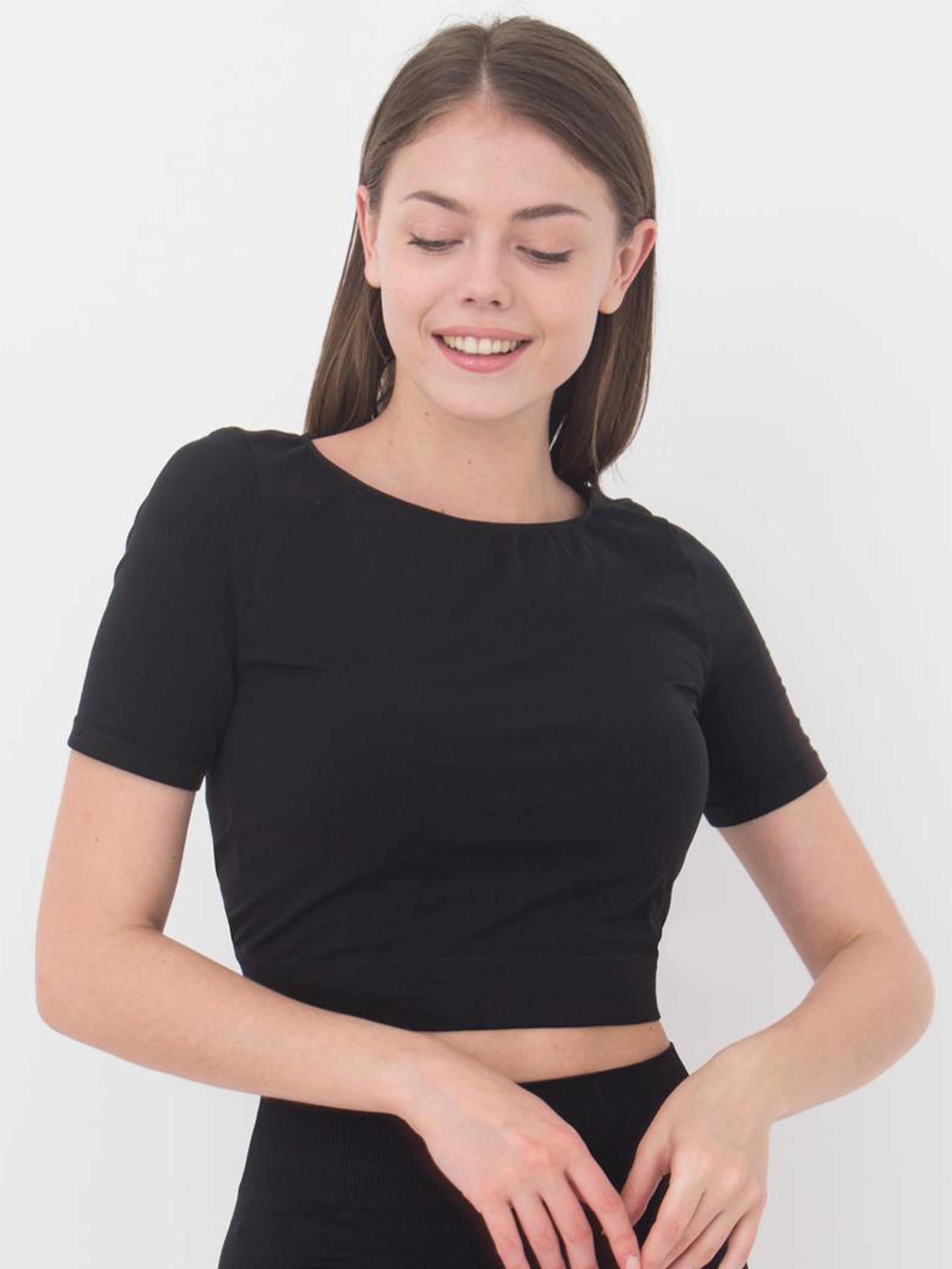 Seamless Cropped Short Sleeve Top in Black