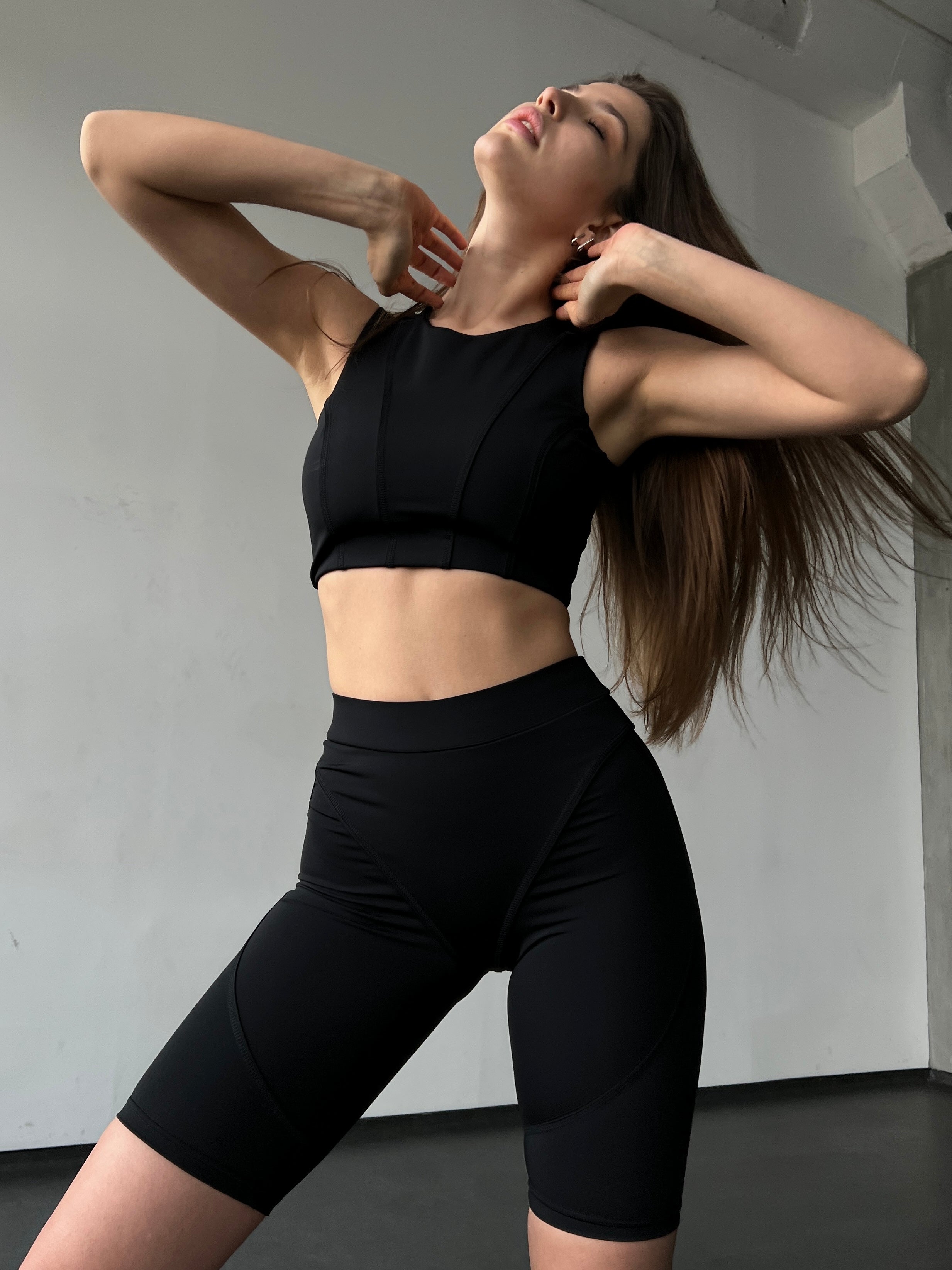 Galaxy Contour Sleeveless Cropped Top in Black