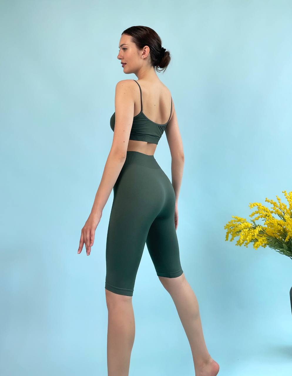 Seamless Above Knee Bike Shorts in Green