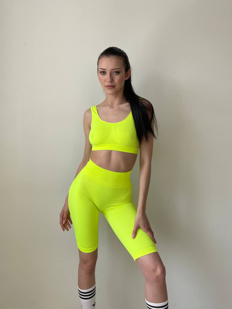 Seamless Ribbed One Size Bike Shorts in Neon Yellow