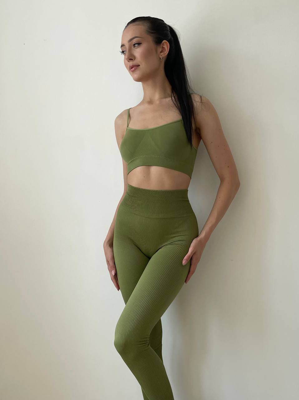 Seamless Ribbed Scrunch Leggings in Olive