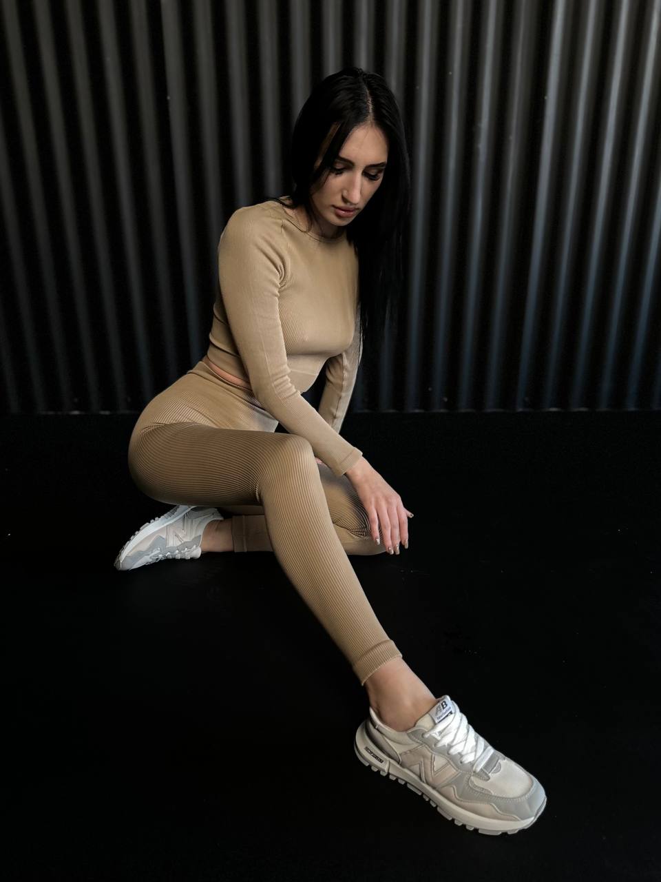 Seamless Ribbed Scrunch Leggings in Beige