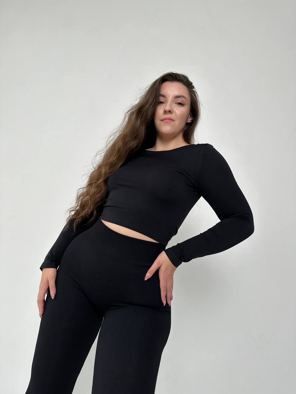 Seamless Cropped Long Sleeve Top in Black