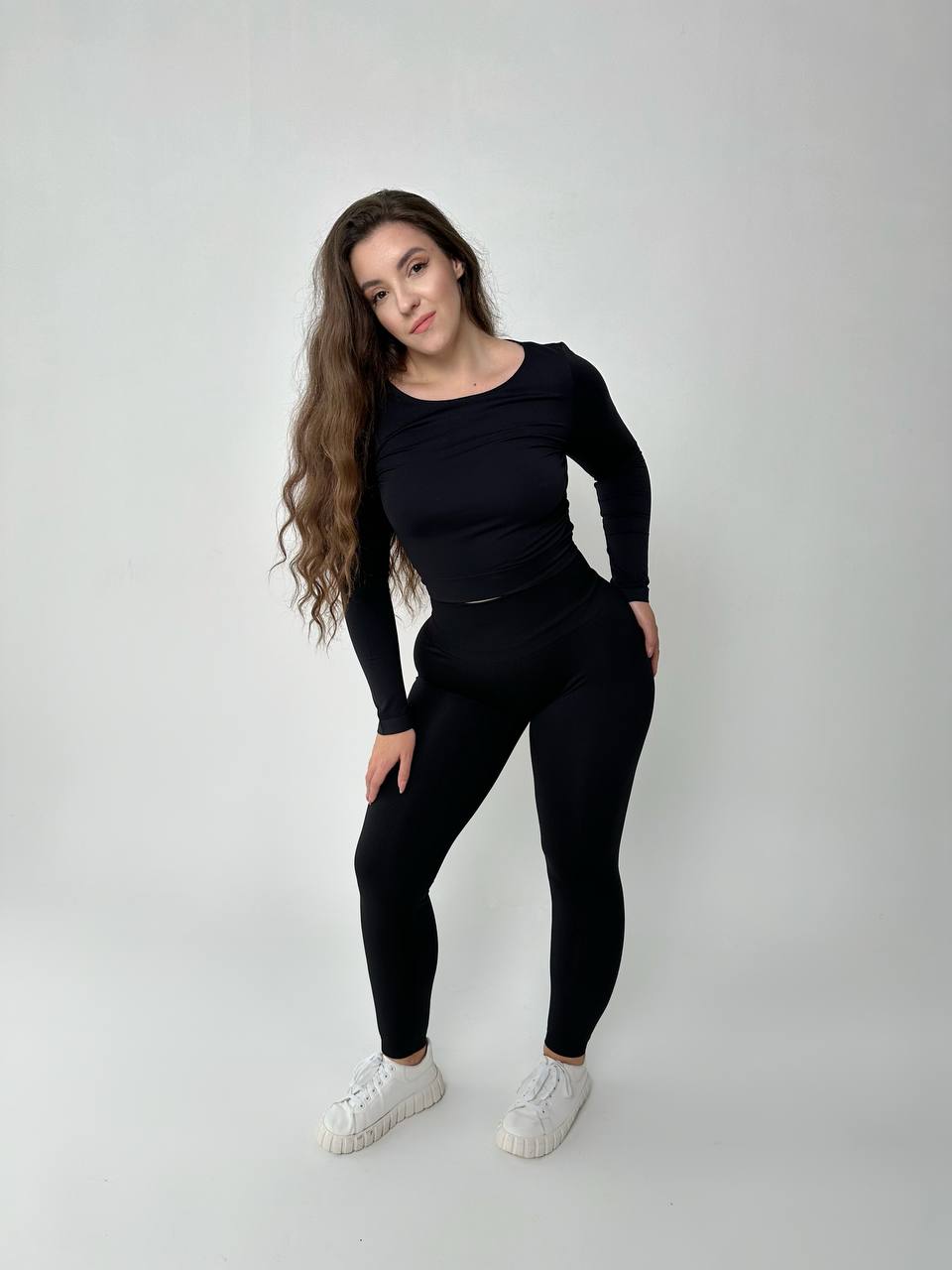 Seamless Cropped Long Sleeve Top in Black