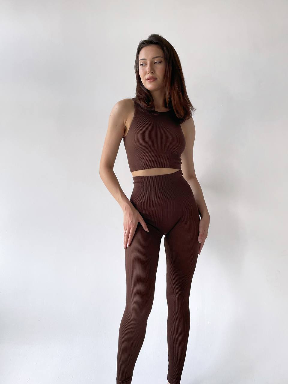 Seamless Ribbed Scrunch Leggings in Chocolate