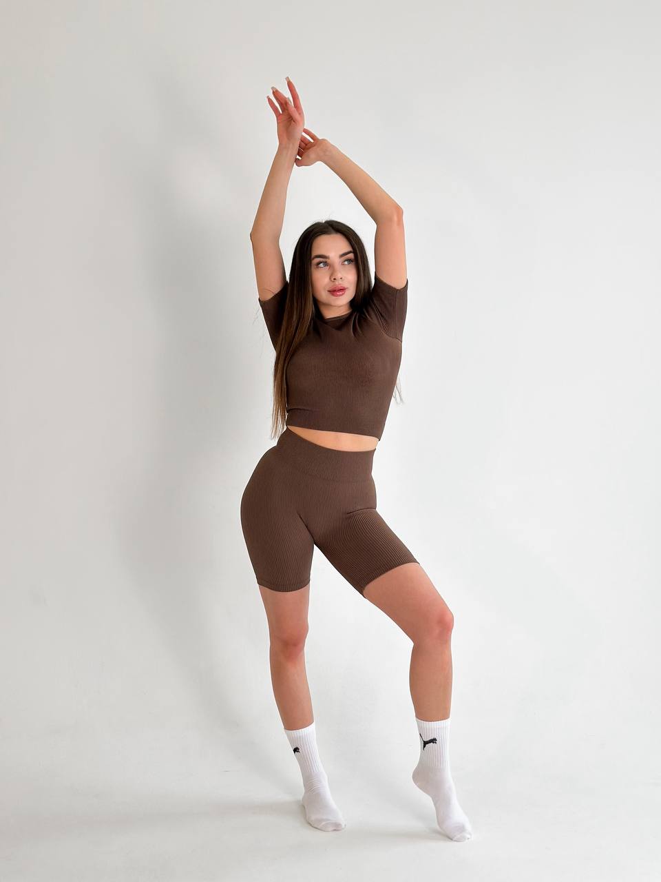 Seamless Ribbed Mid Thigh Bike Shorts in Chocolate