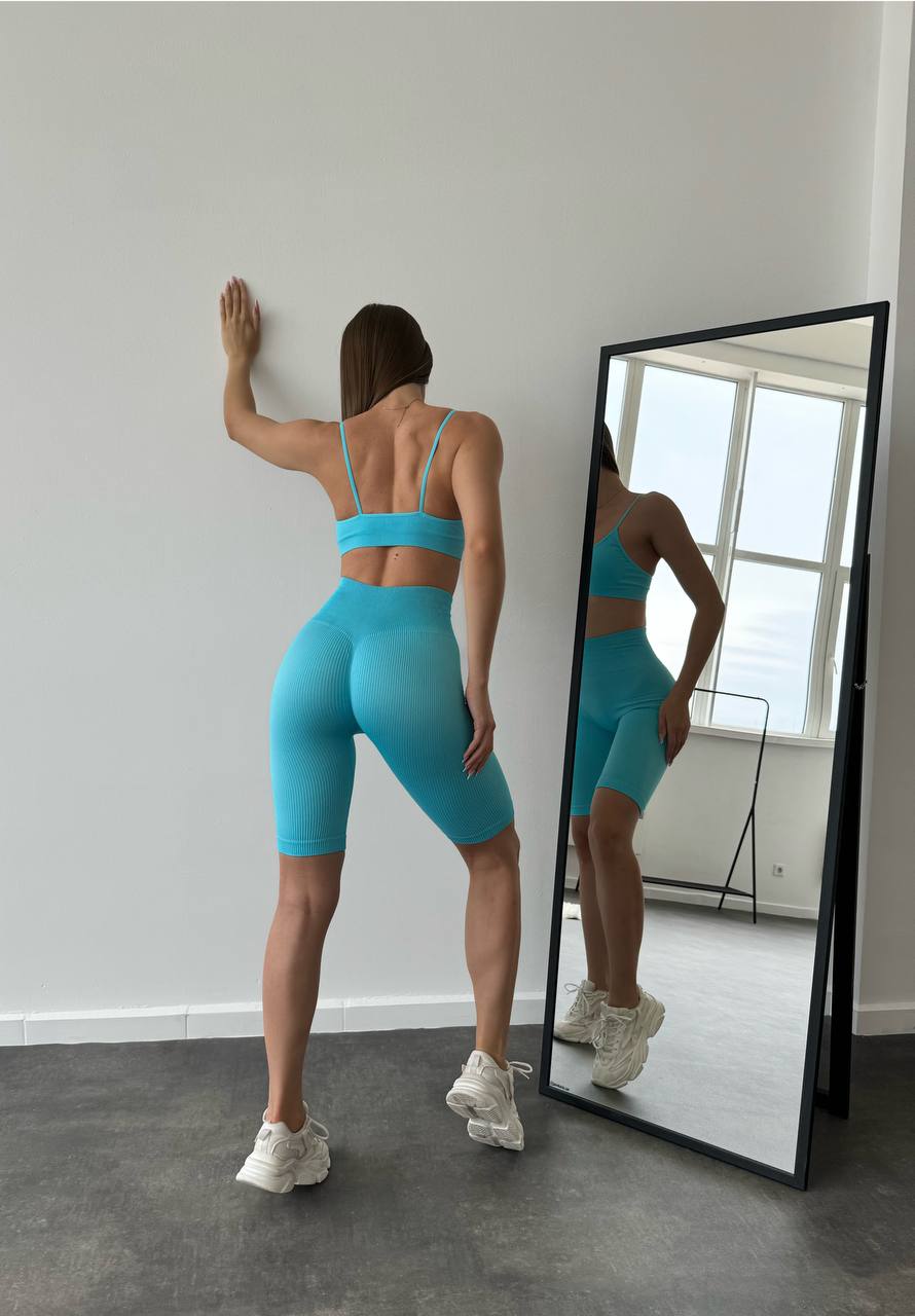 Seamless Ribbed Above Knee Scrunch Bike Shorts in Sky Blue