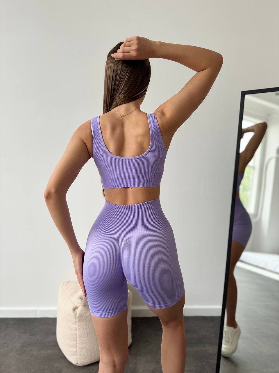 Seamless Ribbed Mid Thigh Scrunch Bike Shorts in Lavender