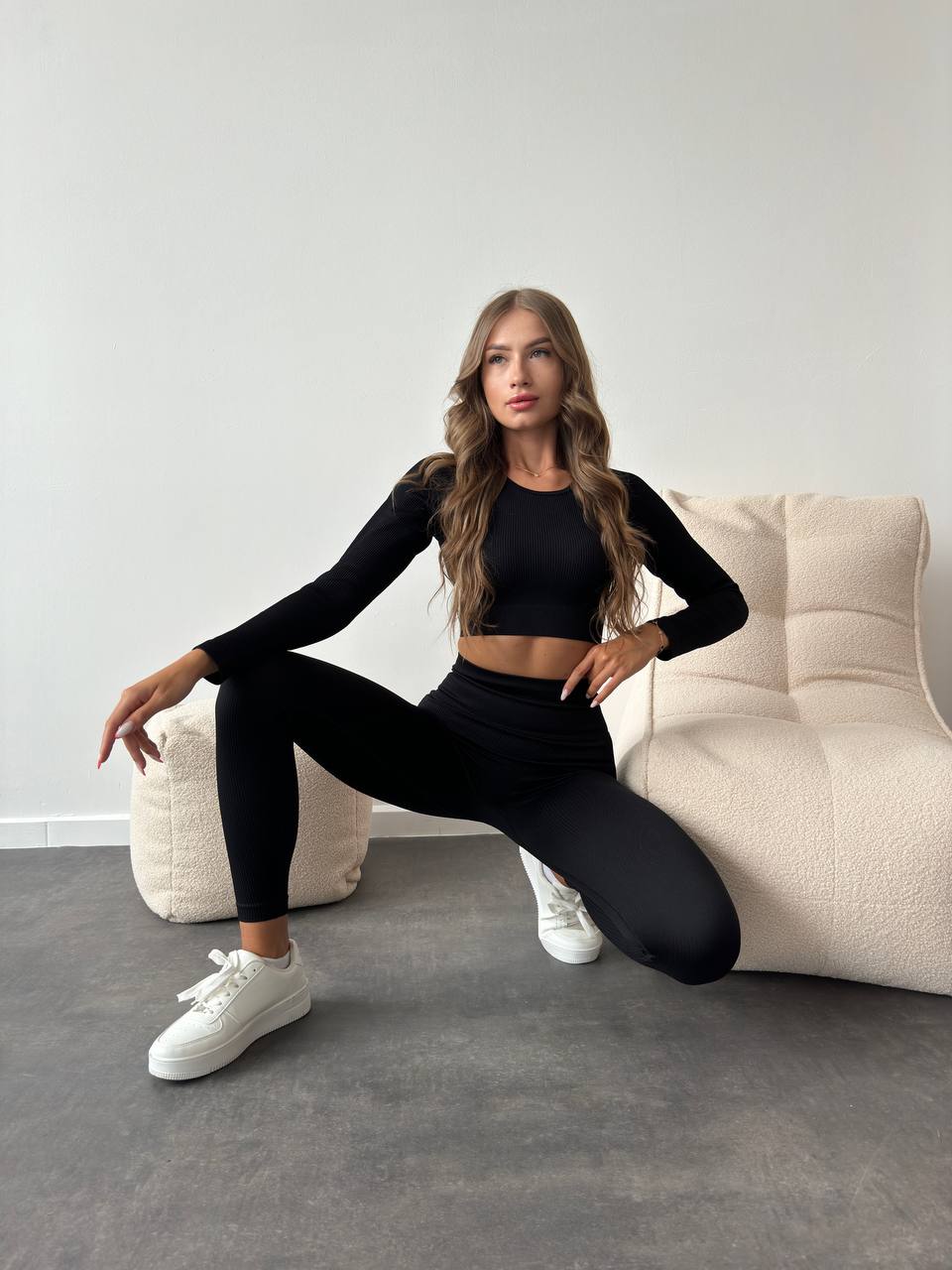 Seamless Ribbed Leggings in Black