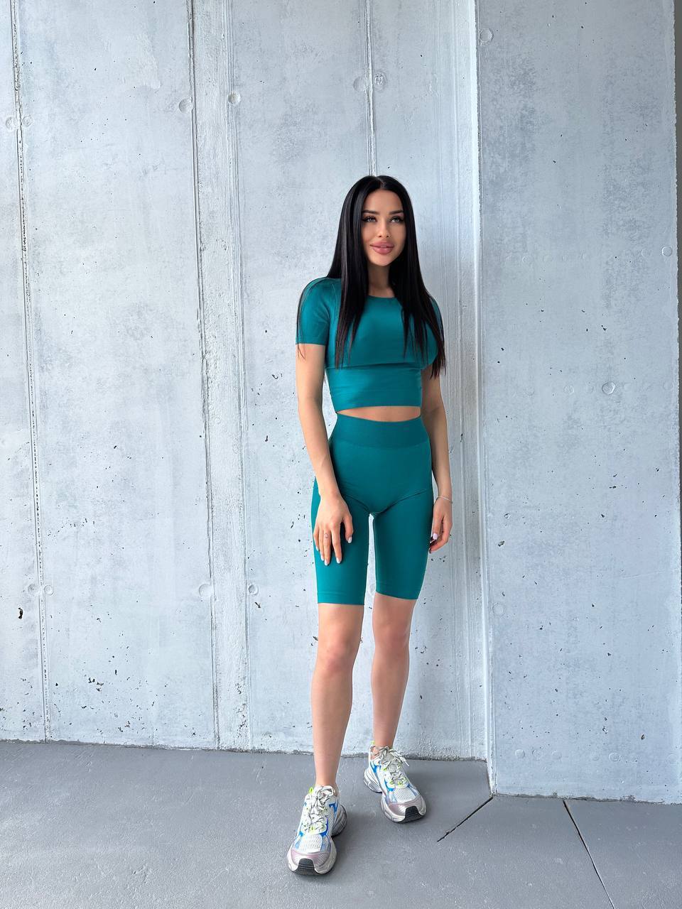 Seamless Cropped Short Sleeve Top in Emerald