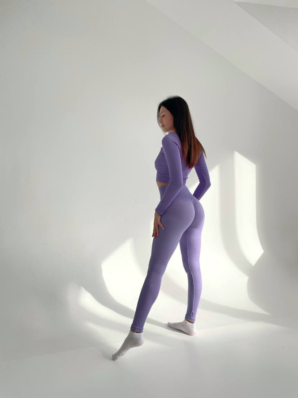 Seamless Ribbed Scrunch Leggings in Light Purple